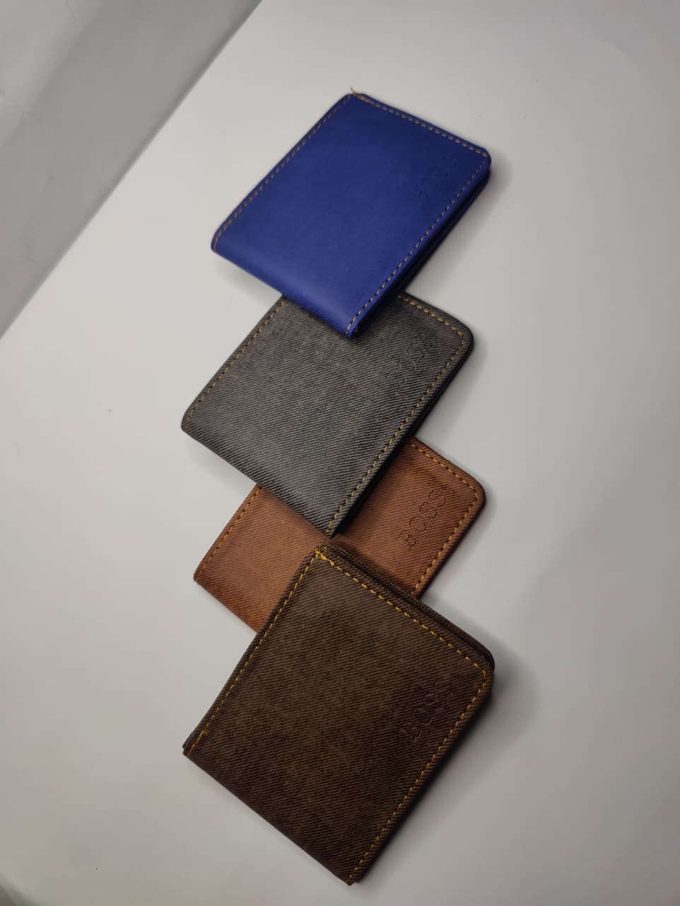 Men’s Classic Bi-Fold Wallet | Slim Wallet with Contrast Stitching