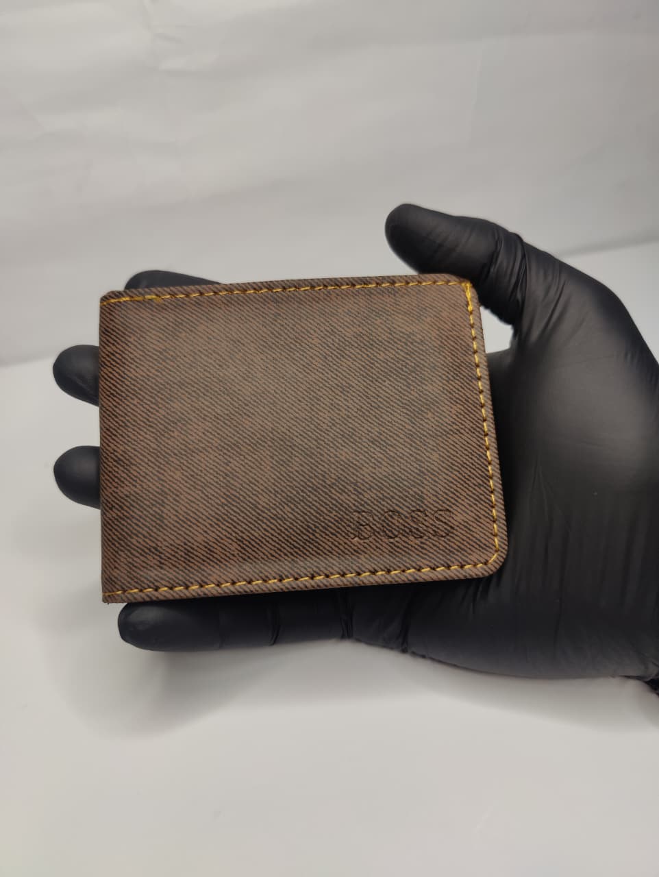 Men’s Classic Bi-Fold Wallet |  Slim Wallet with Contrast Stitching