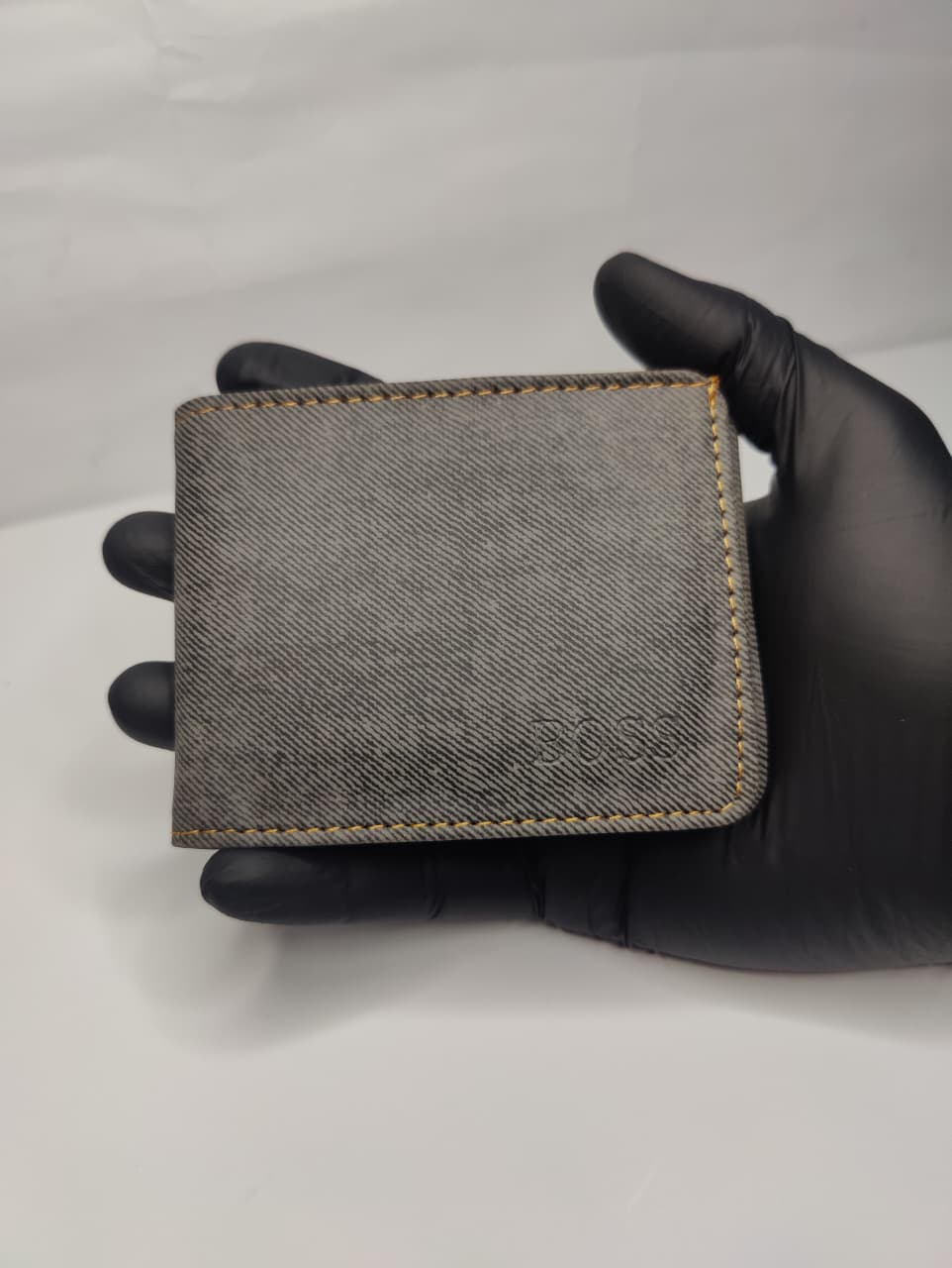 Men’s Classic Bi-Fold Wallet |  Slim Wallet with Contrast Stitching